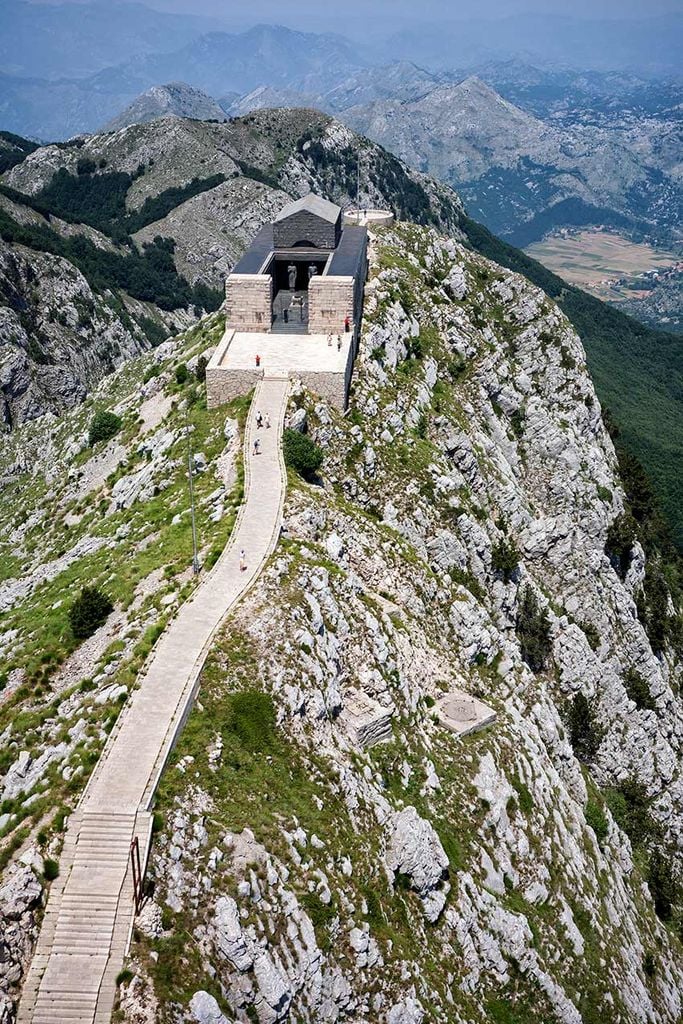 mausoleo lovcen montenegro