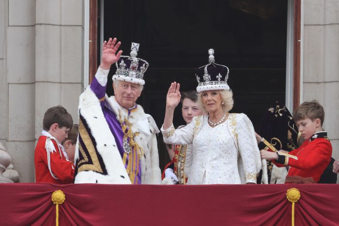 Los Reyes Carlos y Camilla