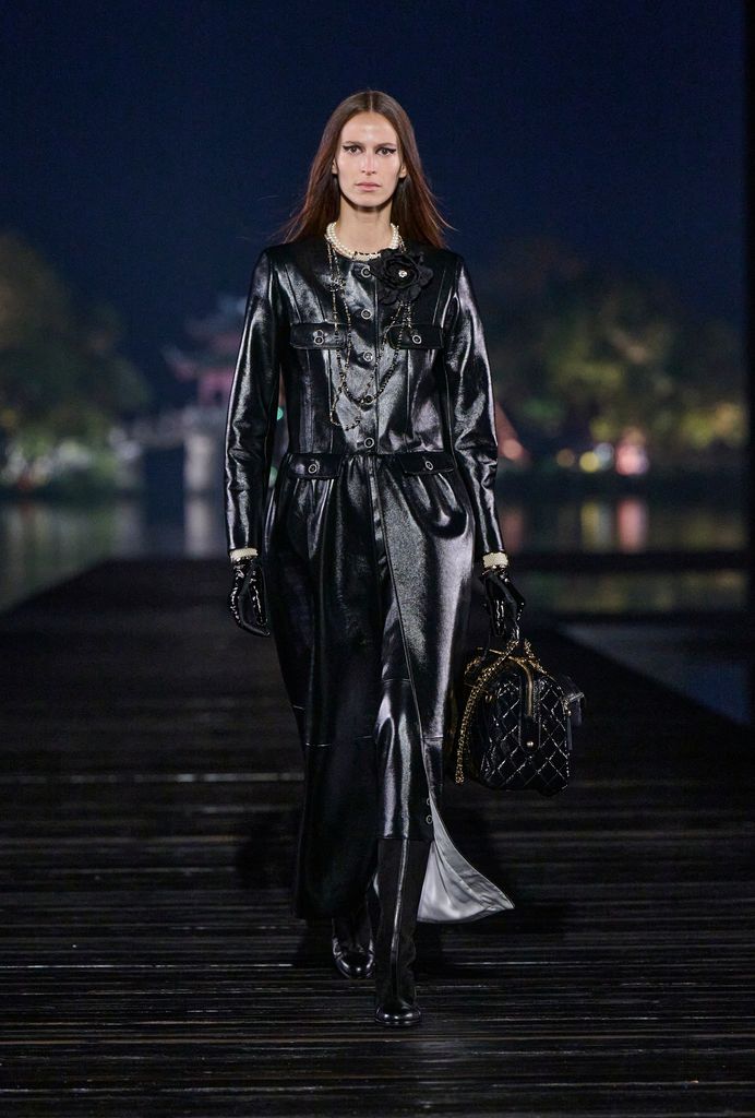 Desfile de CHANEL 2024/25 Métiers d’art en Hangzhou, China