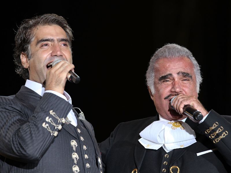 Alejandro Fernández y su padre Vicente Fernández