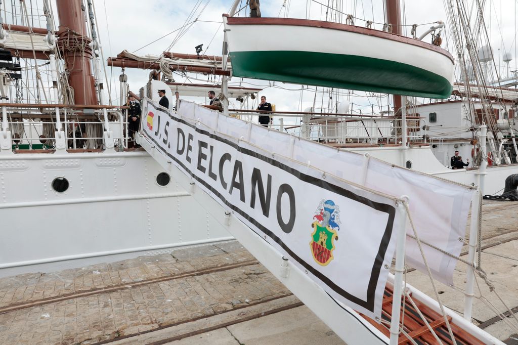 TODO PREPARADO PARA LA VISITA DE LOS REYES AL JUAN SEBATIÁN ELCANO