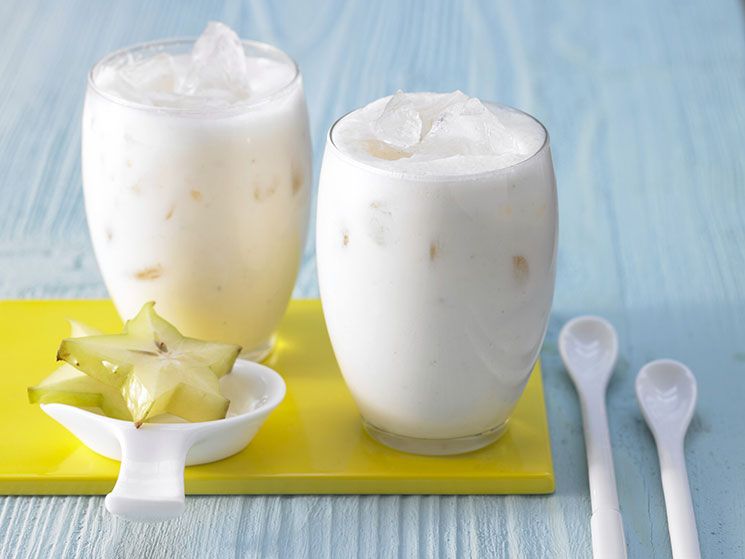 'Smoothie' de té blanco con chirimoya y carambola