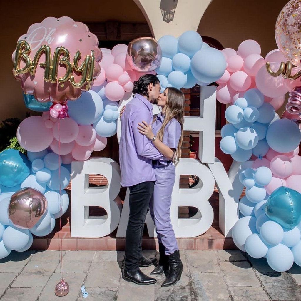 Álex Fernández y su esposa