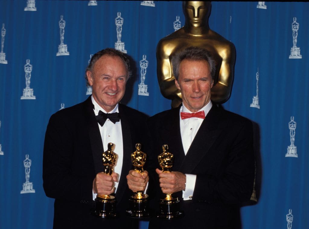 Hackman junto a 

,CLINT EASTWOOD PREMIOS OSCAR POR PELICULA ''SIN PERDON''1992 DECADA 1990 *** Local Caption *** ACTORES GENE HACKMAN,CLINT EASTWOOD PREMIOS OSCAR POR PELICULA ''SIN PERDON''1992 DECADA 1990