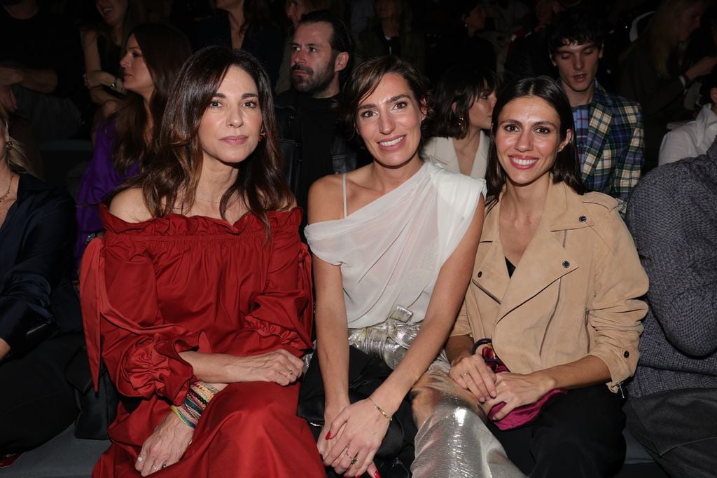 Marilo Montero con Eugenia Osborne y Ana Cristina Portillo, en el 'front row'