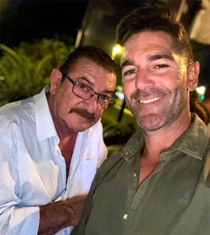 Hugo Paz, con su padre