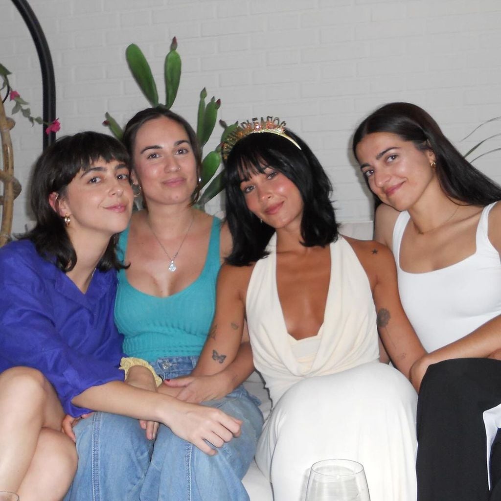 Aitana celebrando su 28 cumpleaños con sus amigas