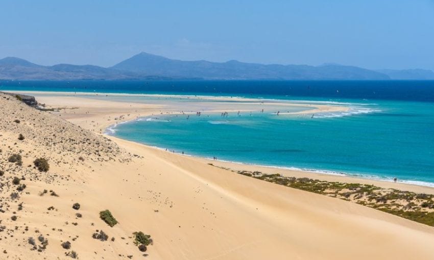 Vista de la laguna en la playa de Sotavento.