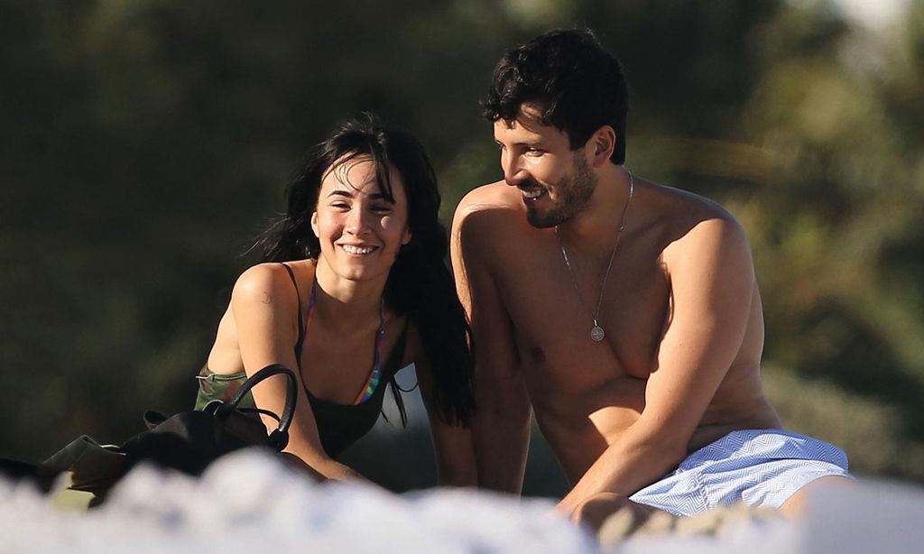 HO4102 Aitana y Sebastián Yatra