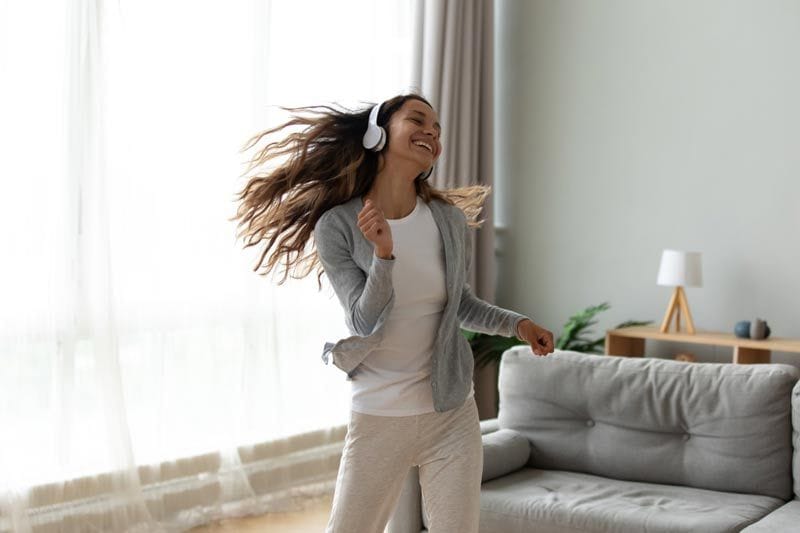 mujer bailando