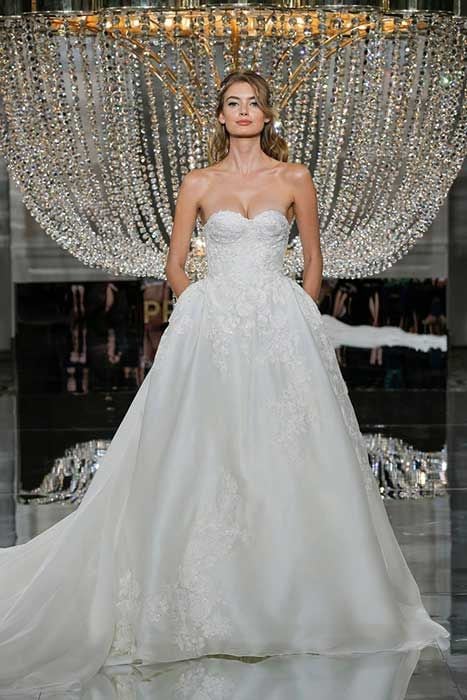 Pronovias desfile NY