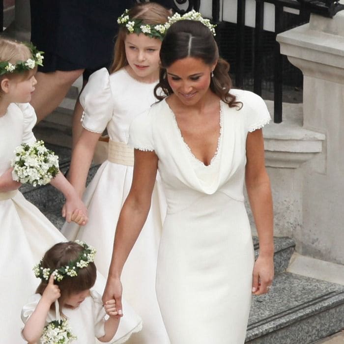 La próxima ceremonia de boda de Pippa Middleton ha puesto en duda el papel de los Duques de Cambridge en la misma, precisamente por si la pareja de 'royals' pudiera robarle protagonismo a los novios.
