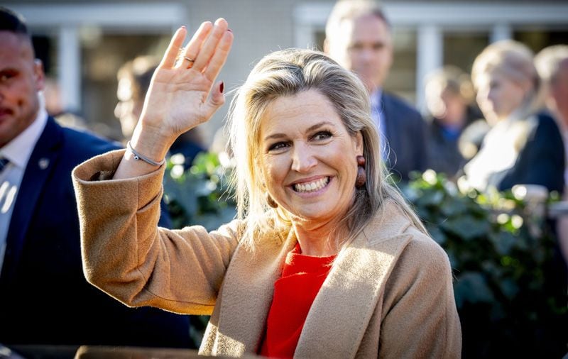 Máxima de Holanda desvela un truco de estilo infalible en su cita con la educación infantil