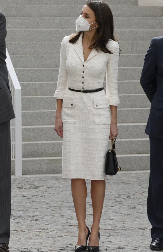 Reina Letizia con vestido de tweed