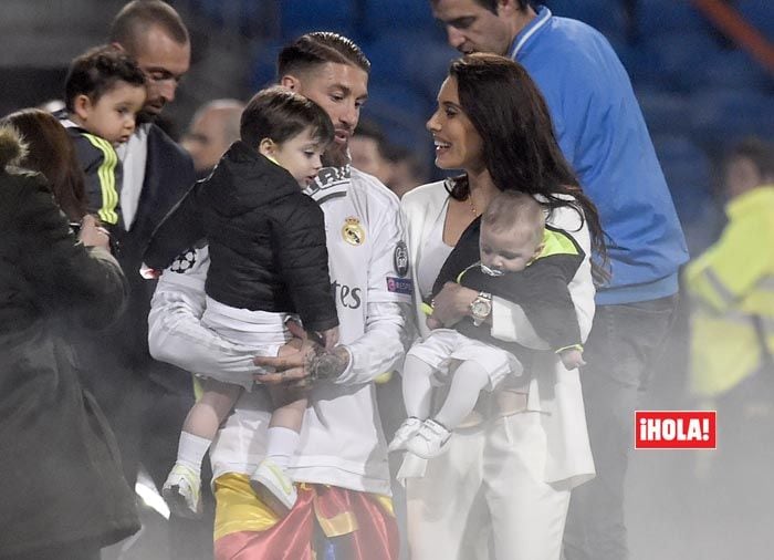 Pilar y Sergio celebraron la copa con sus dos pequeños, Sergio Jr. y Marco, que estuvo muy tranquilo en brazos de sus padres
