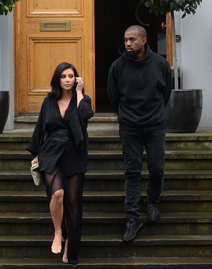 Kim Kardashian y Kanye West asisten desolados al funeral de su pequeño sobrino