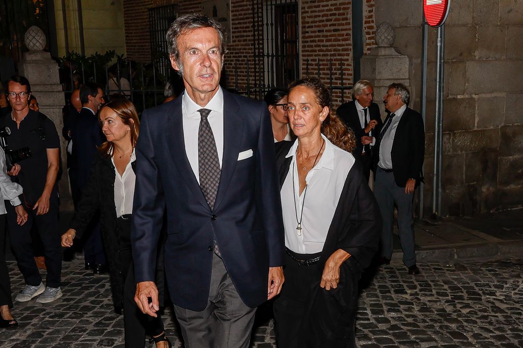 Blanca Suelves y Joaquín Güell en el funeral de Juan Gómez-Acebo en Madrid, 8 de septiembre de 2024