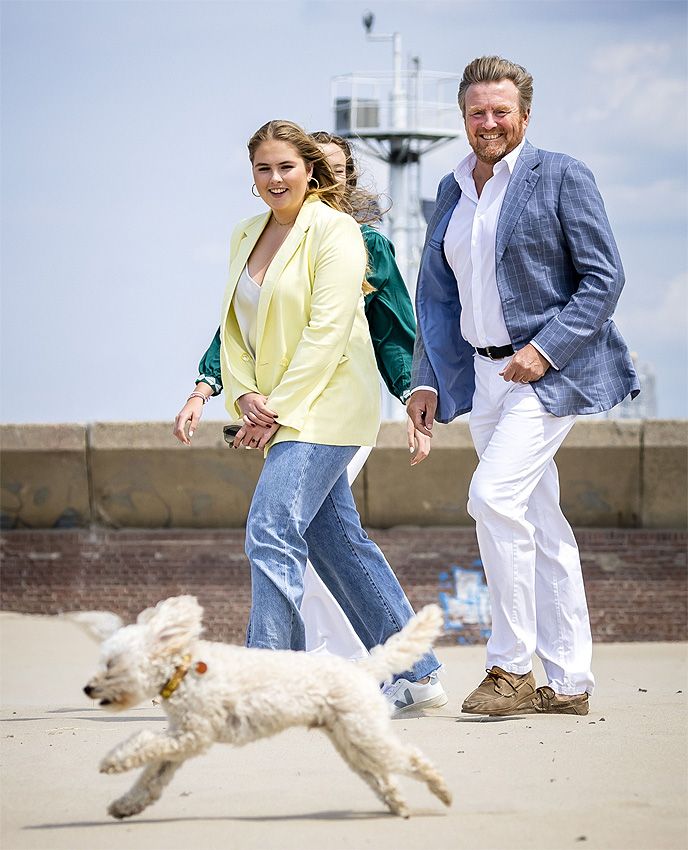 Guillermo y Máxima de Holanda con Amalia, Alexia y Ariane