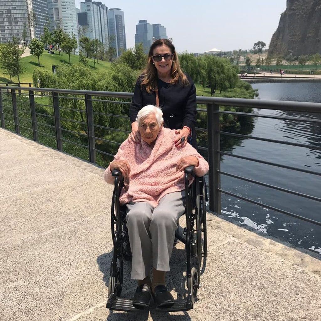 laura zapata y su abuela