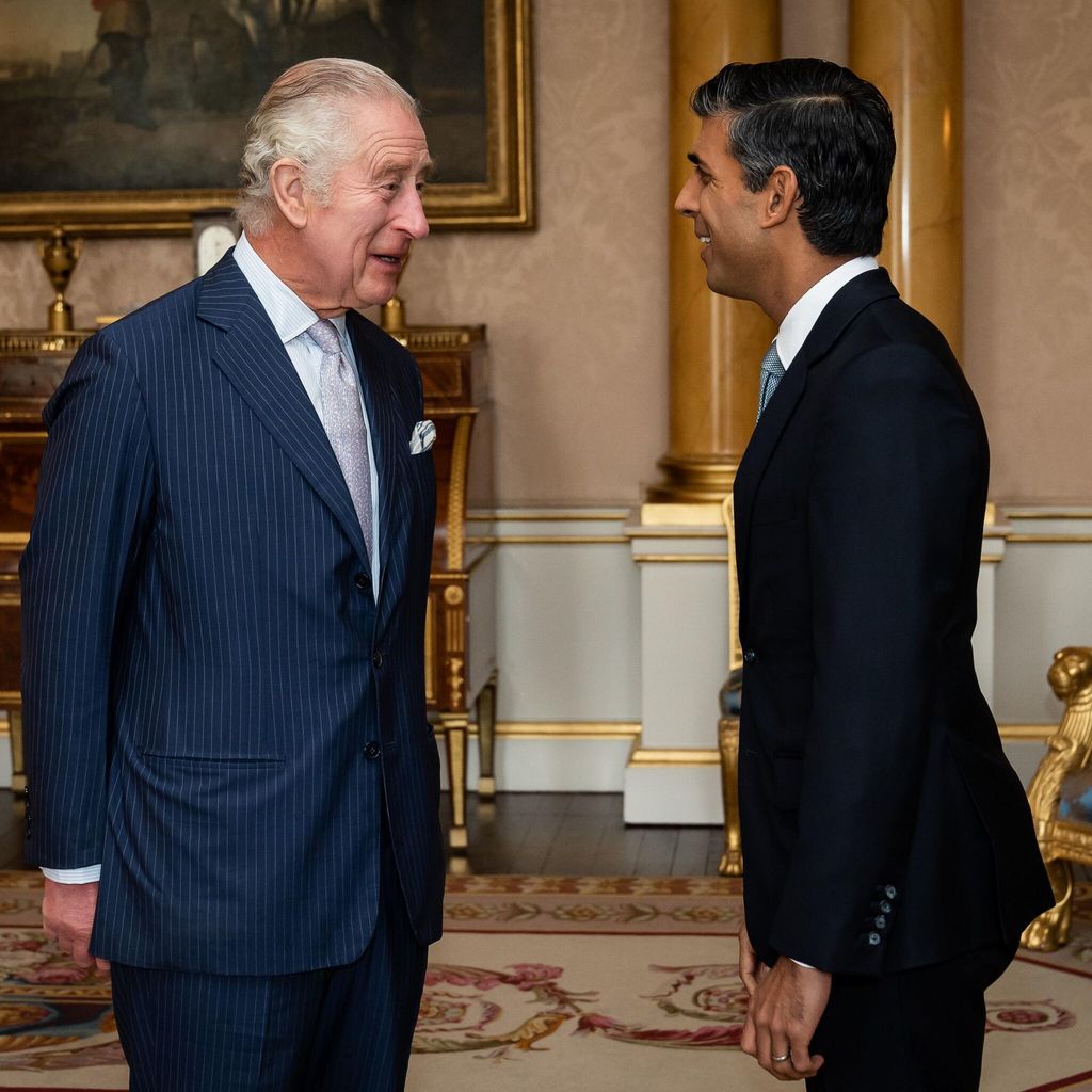 Rey Carlos y su Primer Ministro Rishi Sunak