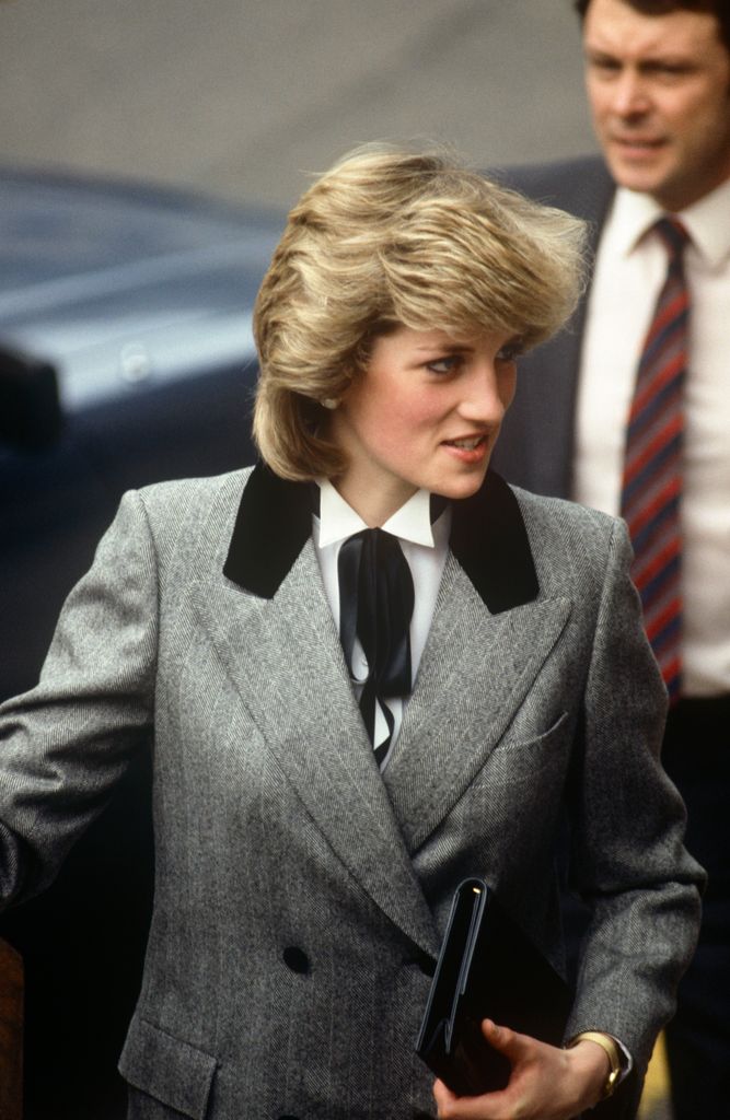 Diana de Gales con su llamado "Teddy Boy Look"