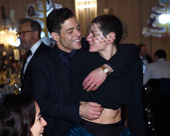 Rami Malek y Emma Corrin