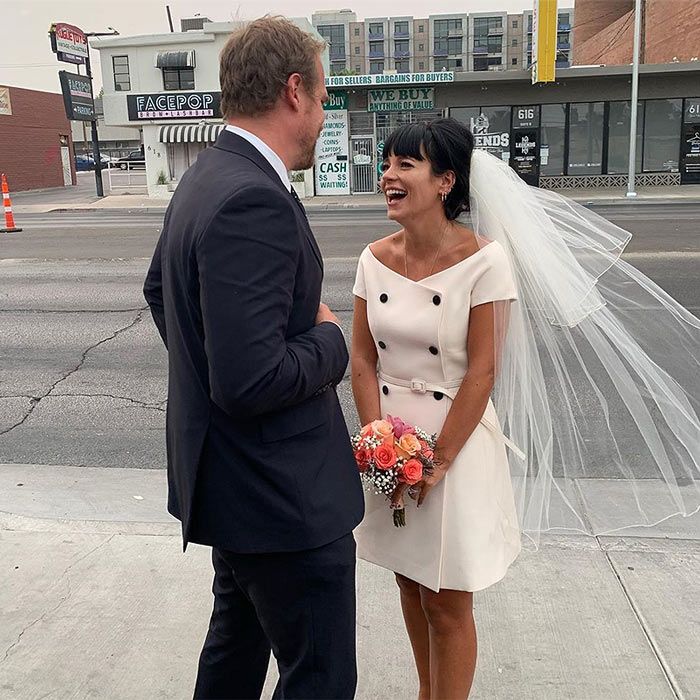 Lily Allen y David Harbour después de su boda en Las Vegas