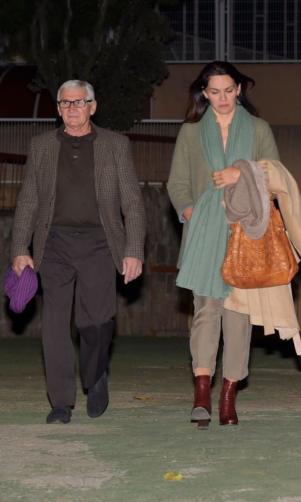 El presentador y cantante BertÃ­n Osborne y Fabiola MartÃ­nez con su hijo Carlos por las calles de Madrid. 14/12/2017