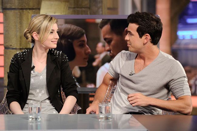 Mario Casas y María Valverde en el plató de El Hormiguero