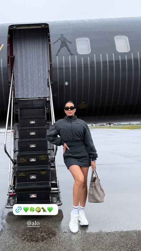 Georgina Rodríguez posa en su nuevo jet privado