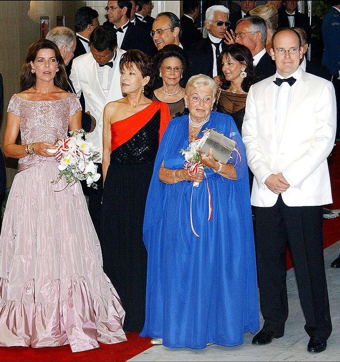 Elizabeth-Ann de Massy con Alberto y Carolina de Mónaco y su madre Antoinette