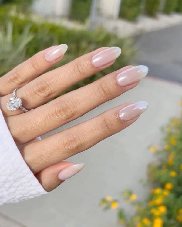 manicura glaseada  blanca