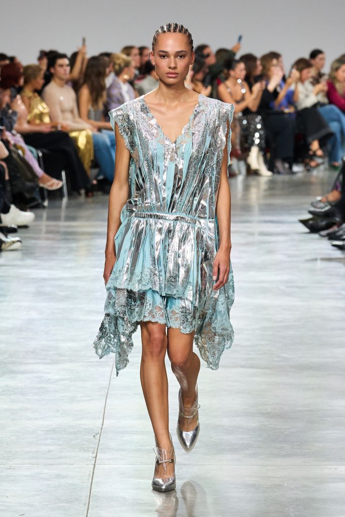 Paris Fashion Week: Rabanne Primavera/Verano 2025