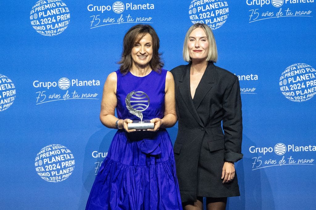 La ganadora del Premio Planeta, Paloma Sánchez-Garnica y la finalista , Beatriz Serrano 