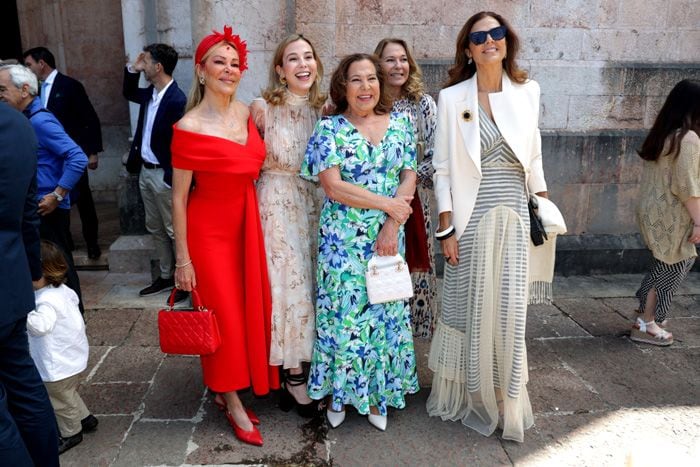 Ana Obregón con sus hermanas, su sobrina y su cuñada