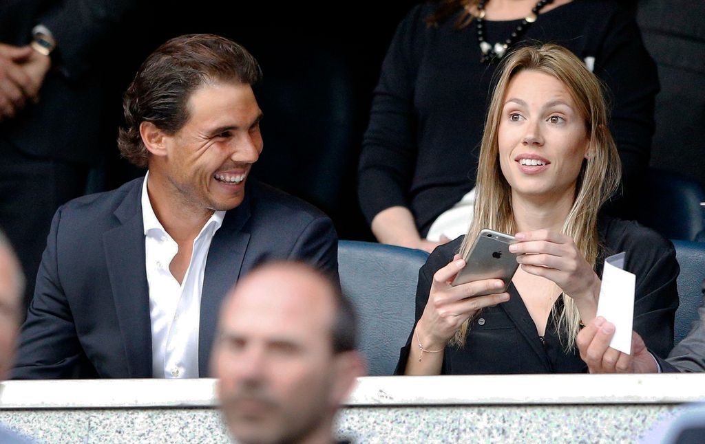 Rafa Nadal y su hermana Maribel Nadal viendo un partido de Champions en el Santiago Bernabeu el 4 de mayo de 2016