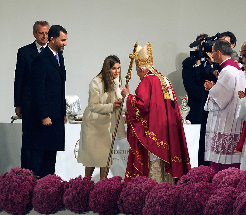 Felipe VI, Letizia y Benedicto XVI