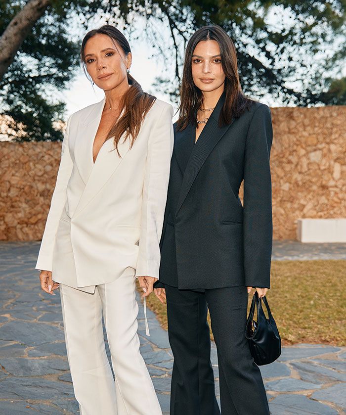 Victoria Beckham y Emily Ratajkowski