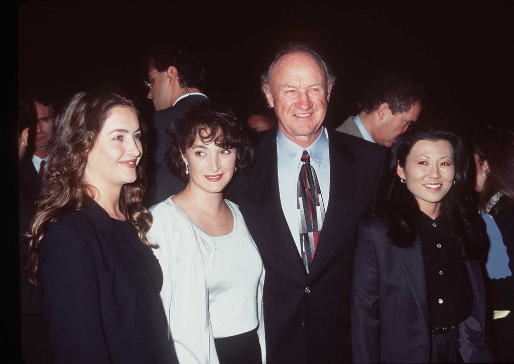 Gene Hackman, sus hijas Elizabeth y Leslie y su mujer Betsy Arawaka