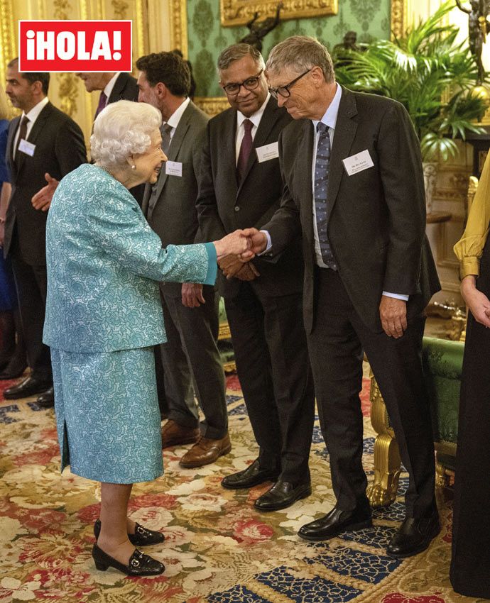 Isabel II y Bill Gates