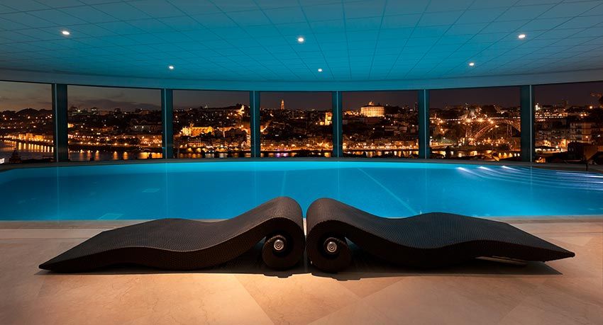 Piscina interior en The Yeatman, Oporto