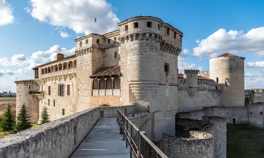 castillo de cuellar en segovia