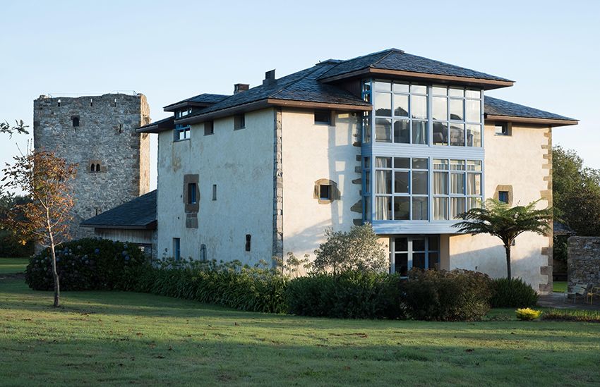 Torre de Villademoros, Cadavedo, Asturias