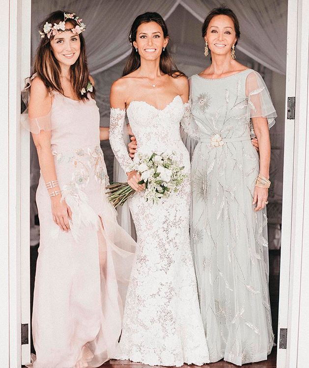 Ana Boyer el día de su boda con Isabel Preysler y Tamara Falcó