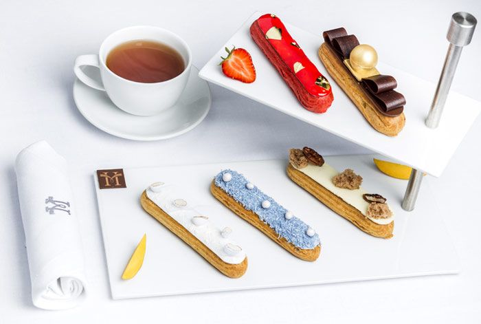 Los nuevos éclairs inspirados en los diseños de firmas como Bulgari, Jimmy Choo o Salvatore Ferragamo, que ya pueden degustarse en el ‘afternoon tea’ del 'Hotel Majestic' de Barcelona.
