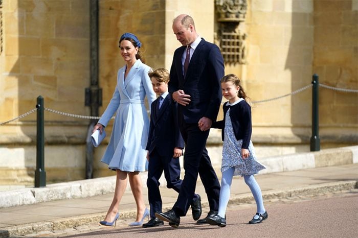 Los duques de Cambridge con sus hijos