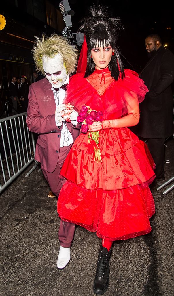 Bella Hadid y The Weeknd halloween