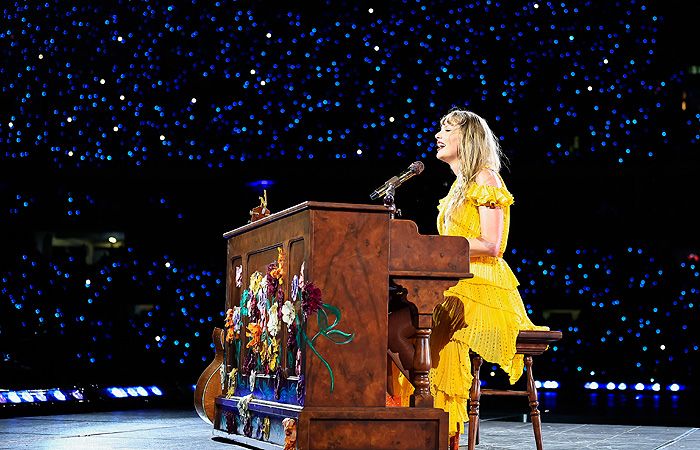 Taylor Swift al piano