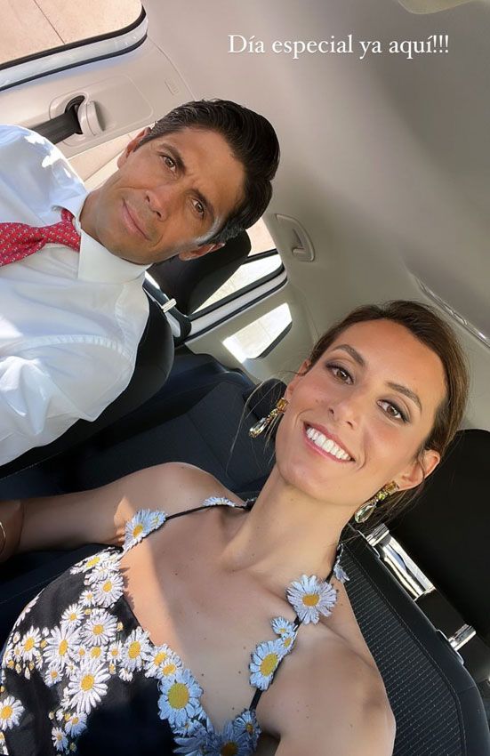 Boda de Álvaro Castillejo y Cristina Fernández: el vestido de margaritas de Ana Boyer