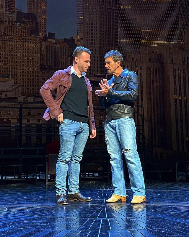 Kerem Bürsin y Antonio Banderas en el Teatro del Soho